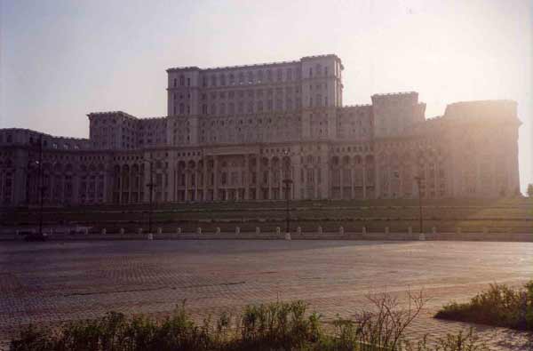 Der Parlamentspalast (Casa poporului, Palatul parlamentului) in Bukarest (Bucuresti, Bucharest) (Rumänien, Romania)