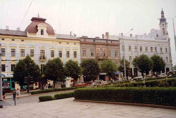 Zentraler Platz in Tschernowitz (Czernowitz, Cernivcy) (Ukraine, Ucraine)