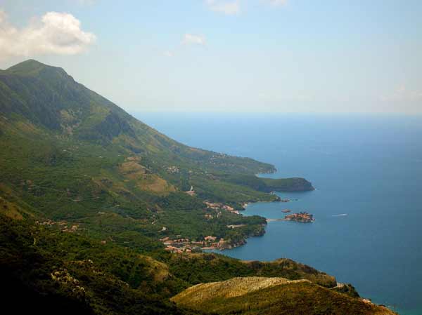 Blick auf Sveti Stefan in Montenegro