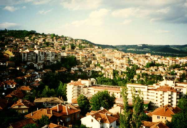 Blick auf die Stadt Veliko Tarnovo in Bulgarien